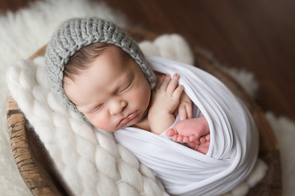 denver newborn photographer, newborn photographer, denver family photographer, wrapped newborn baby, 