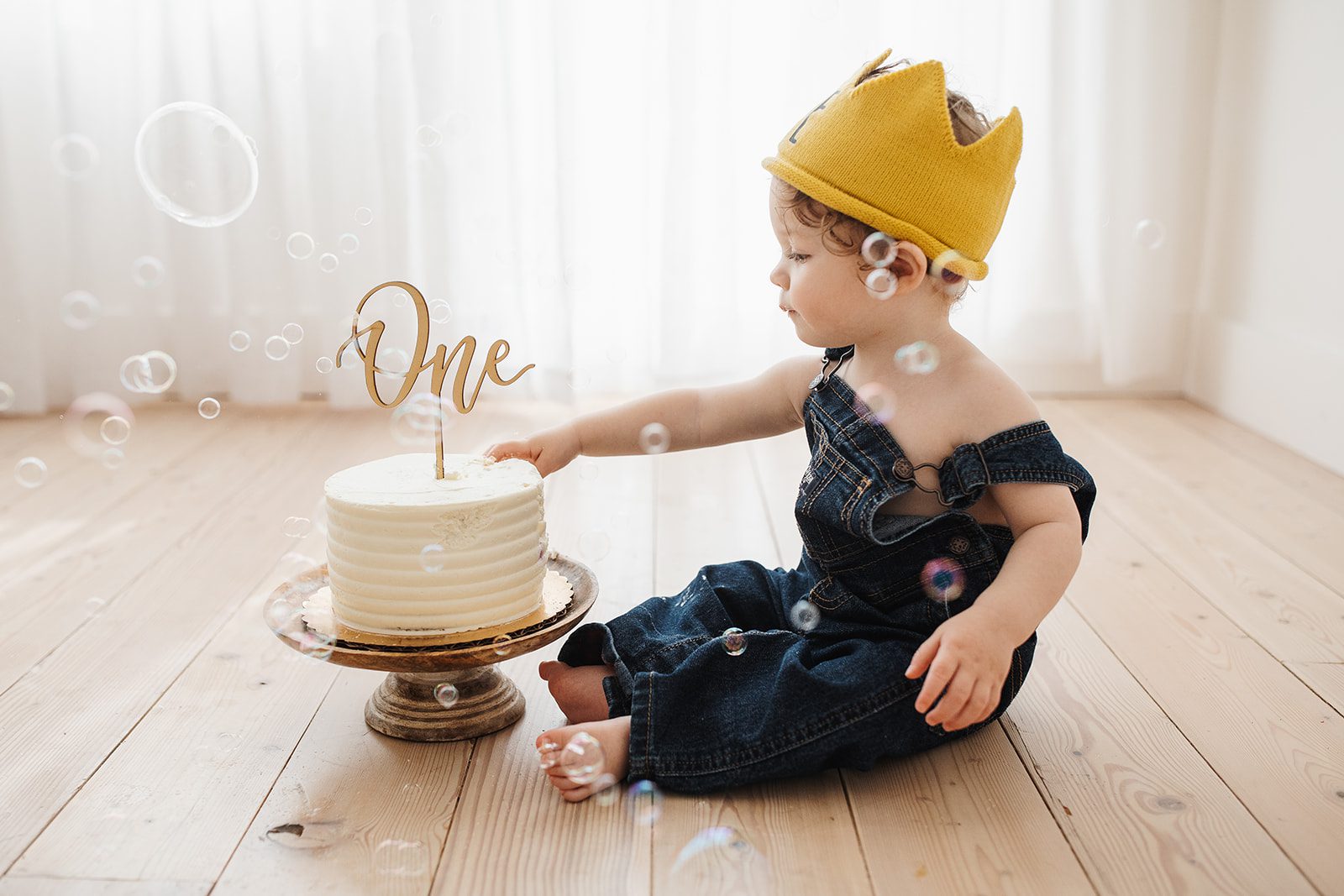 first birthday cake smash in studio